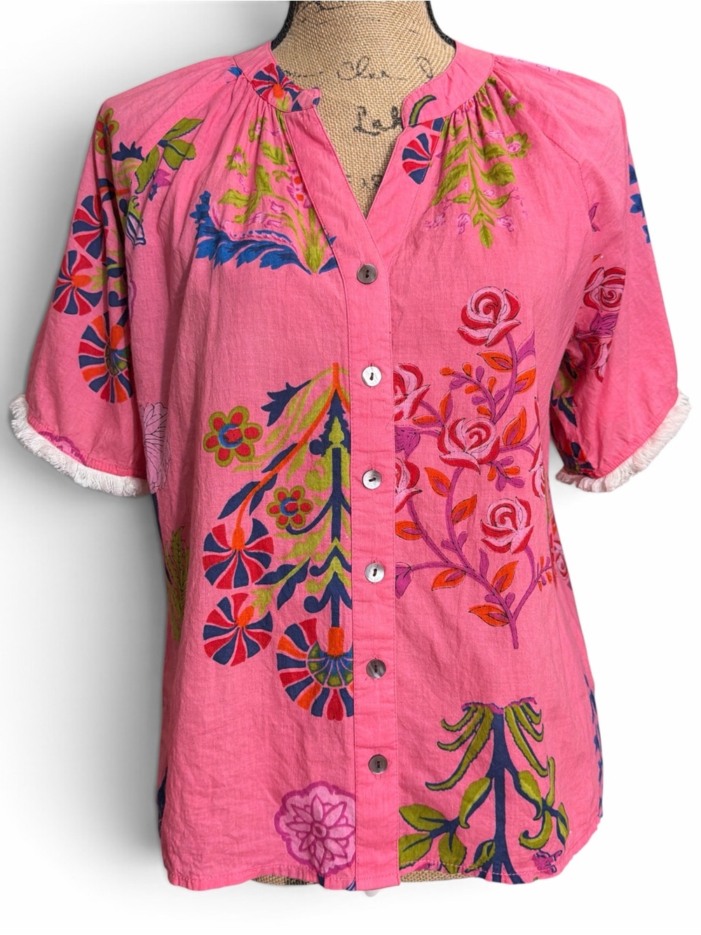 THML Pink Floral Embroidered Button-Down Top EC. Size small